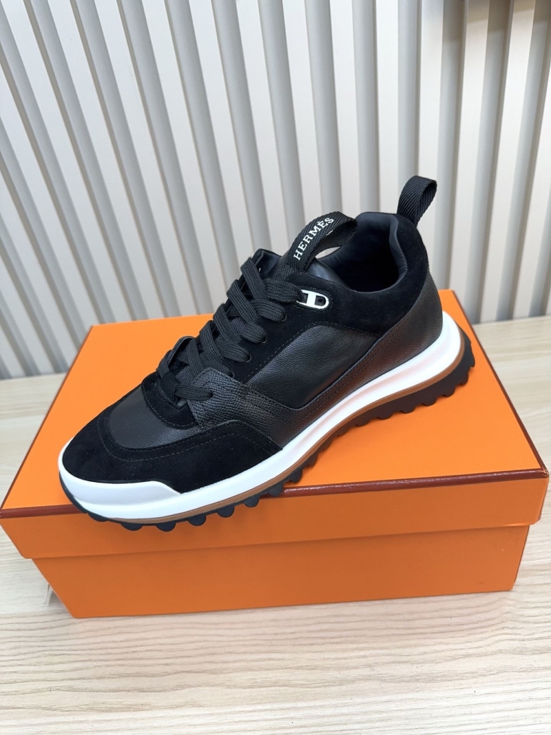 H**me5 sneaker